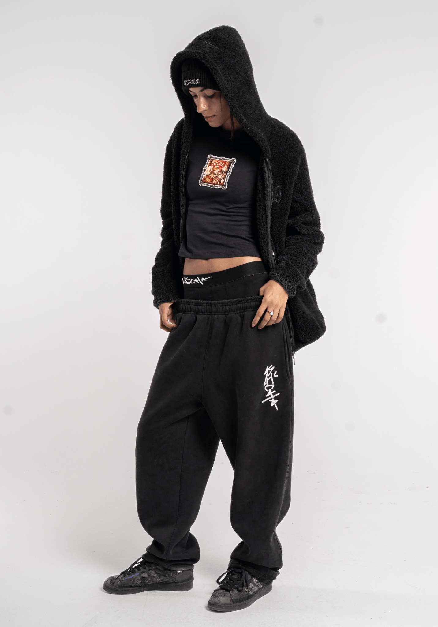 Black Richa Sweatpants - Richa UAE